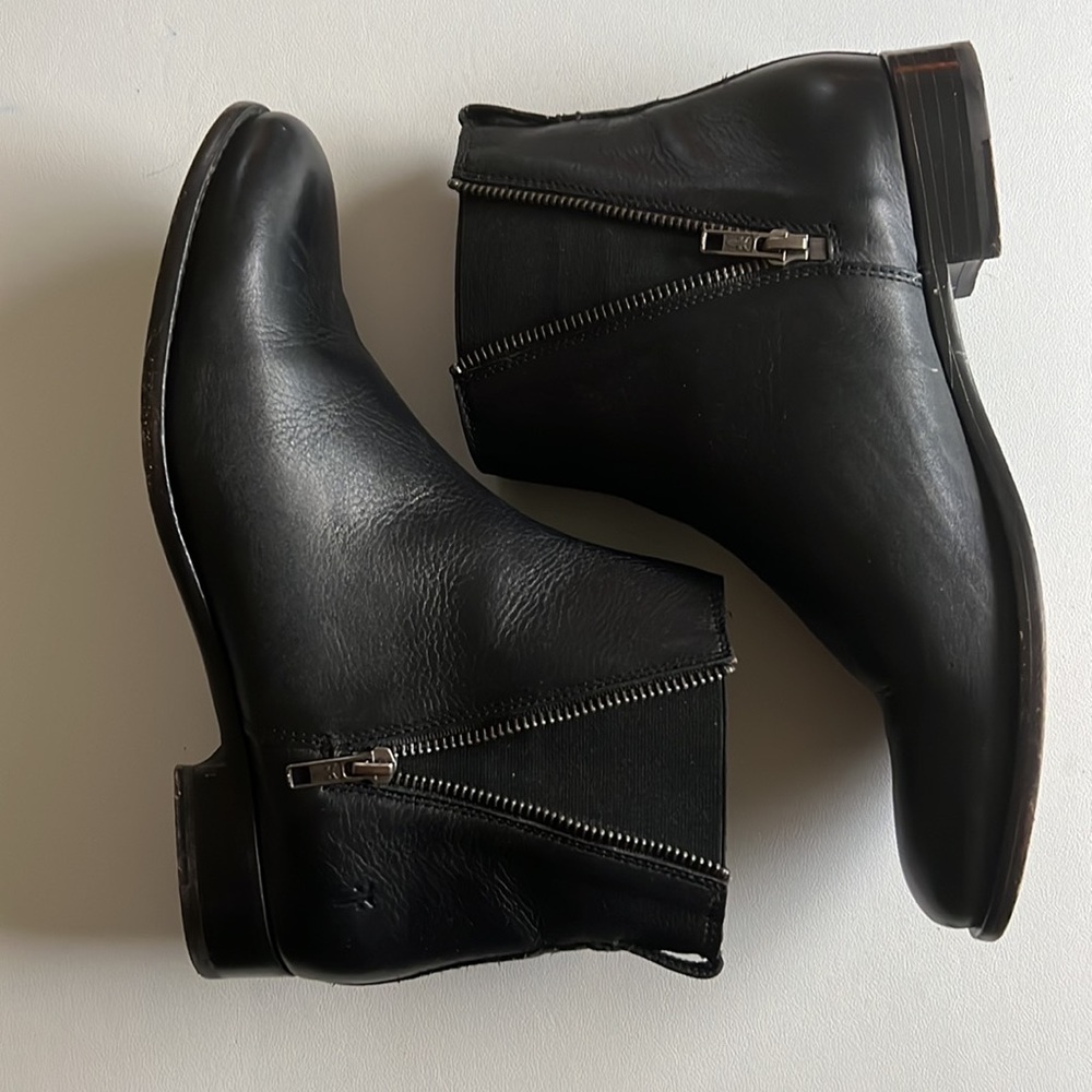 Frye Carly Zip Chelsea Boot